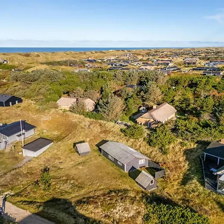 Acucena - 500m From The Sea By Interhome